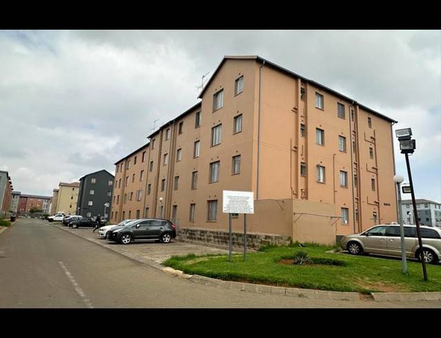 2 BEDROOM APARTMENT FOR SALE IN JABULANI